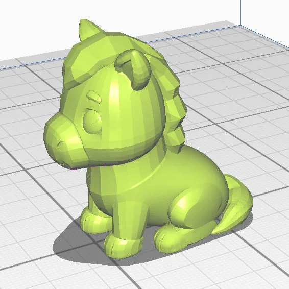 Мини-лошадь с хвостом в сторону