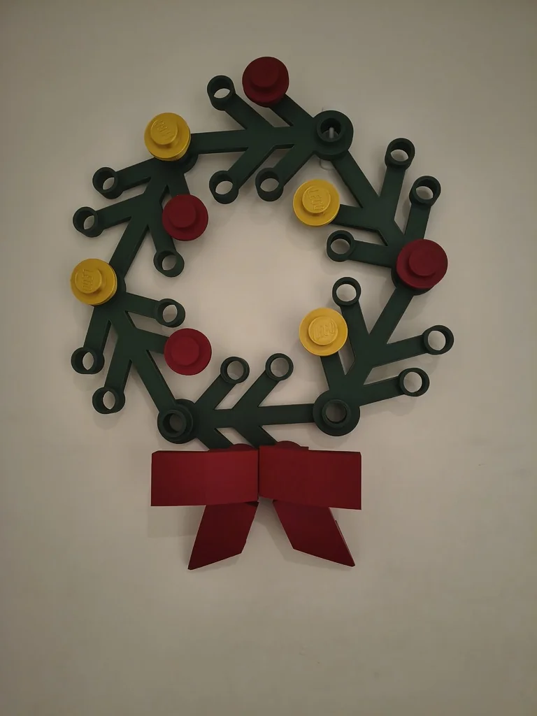 Лук для венка из Лего