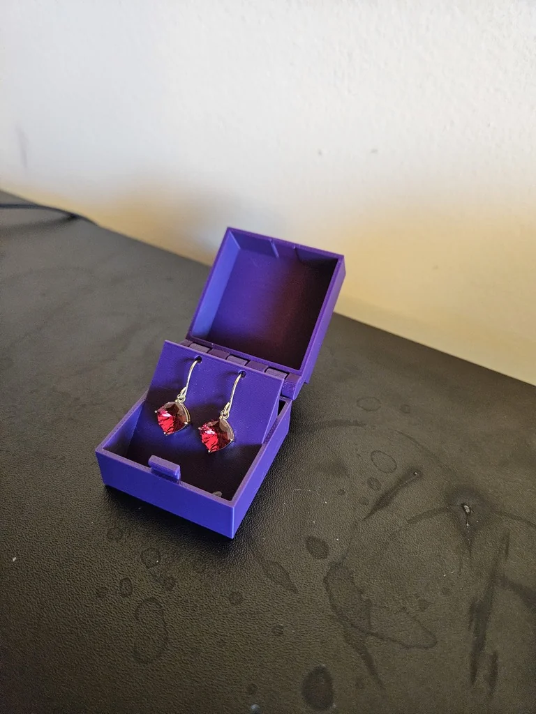 Коробка для серег с подставкой