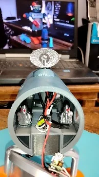 M27 Explorer: Робот с открывающейся дверью и движущимися элементами