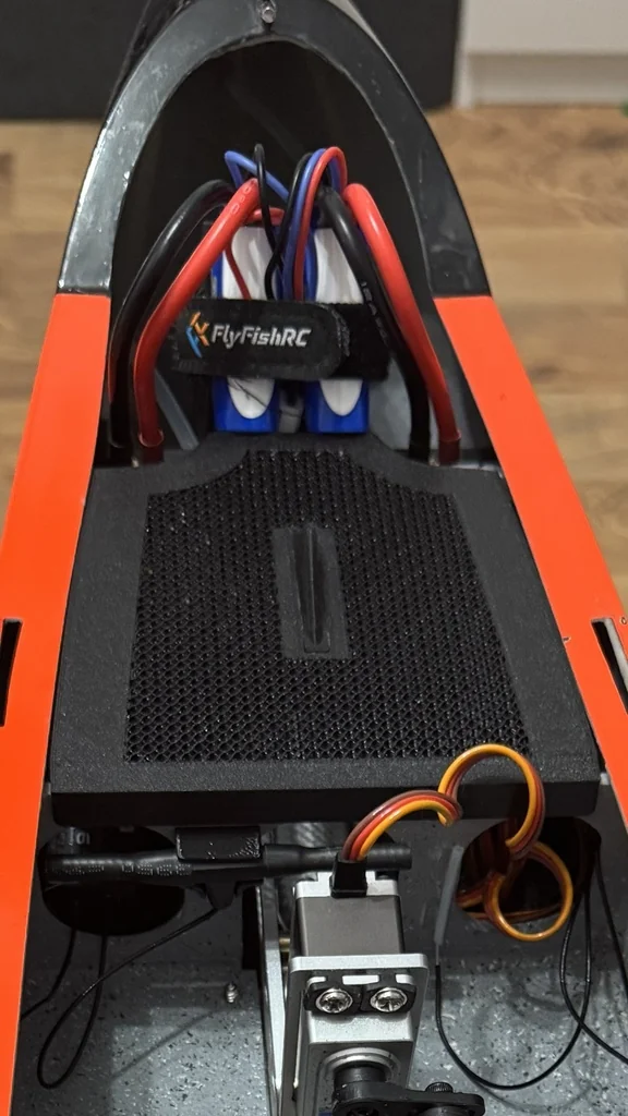 Электроника Carf Rebel Classic: Монтаж RX и Батарейный Бокс