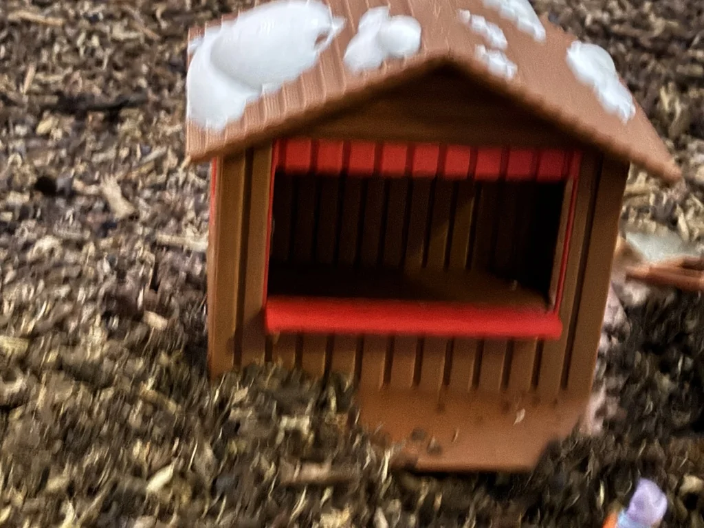 G Scale Рыночный киоск с снегом на крыше