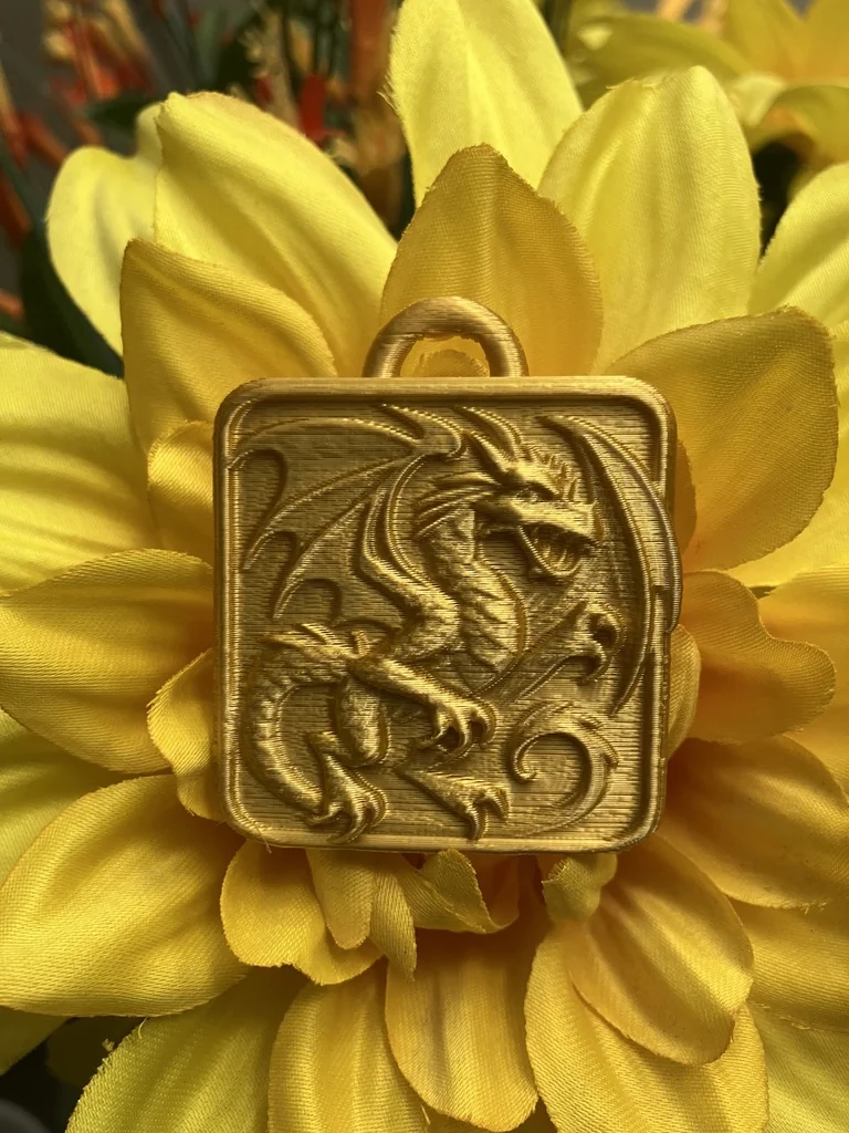 Подвеска в виде дракона