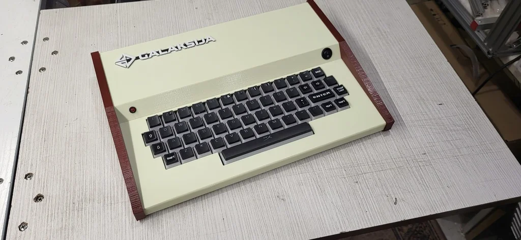 Корпус компьютера Galaksija