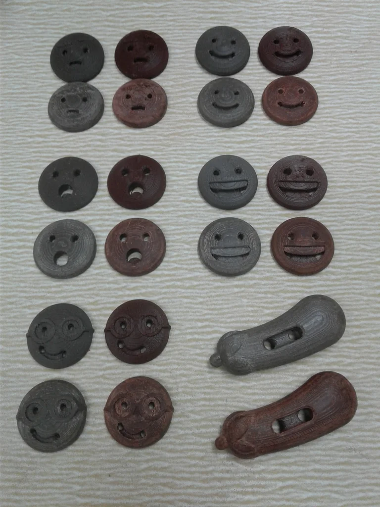 Кнопки для рубашки - набор эмодзи Facebook