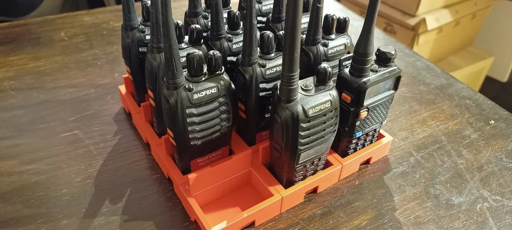 Док-станция Baofeng для радиостанций