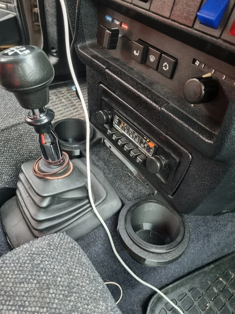 Куподержатель Volvo 240 с вставками