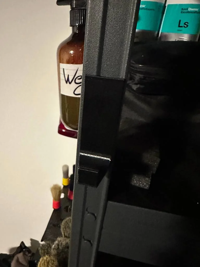 Крючок для полки для курток (европейский стандарт)