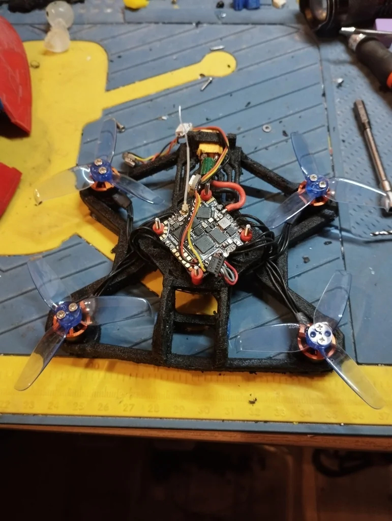 Модель дронa Firefly'25