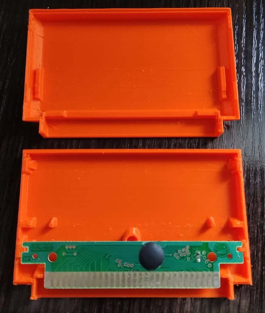 Универсальный картриджный кейс для Dendy/Famicom