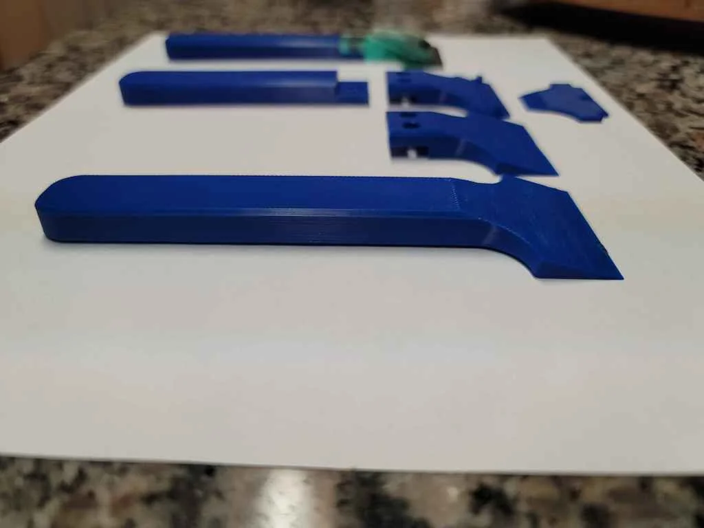 Модель для скребка с лезвием для кровати