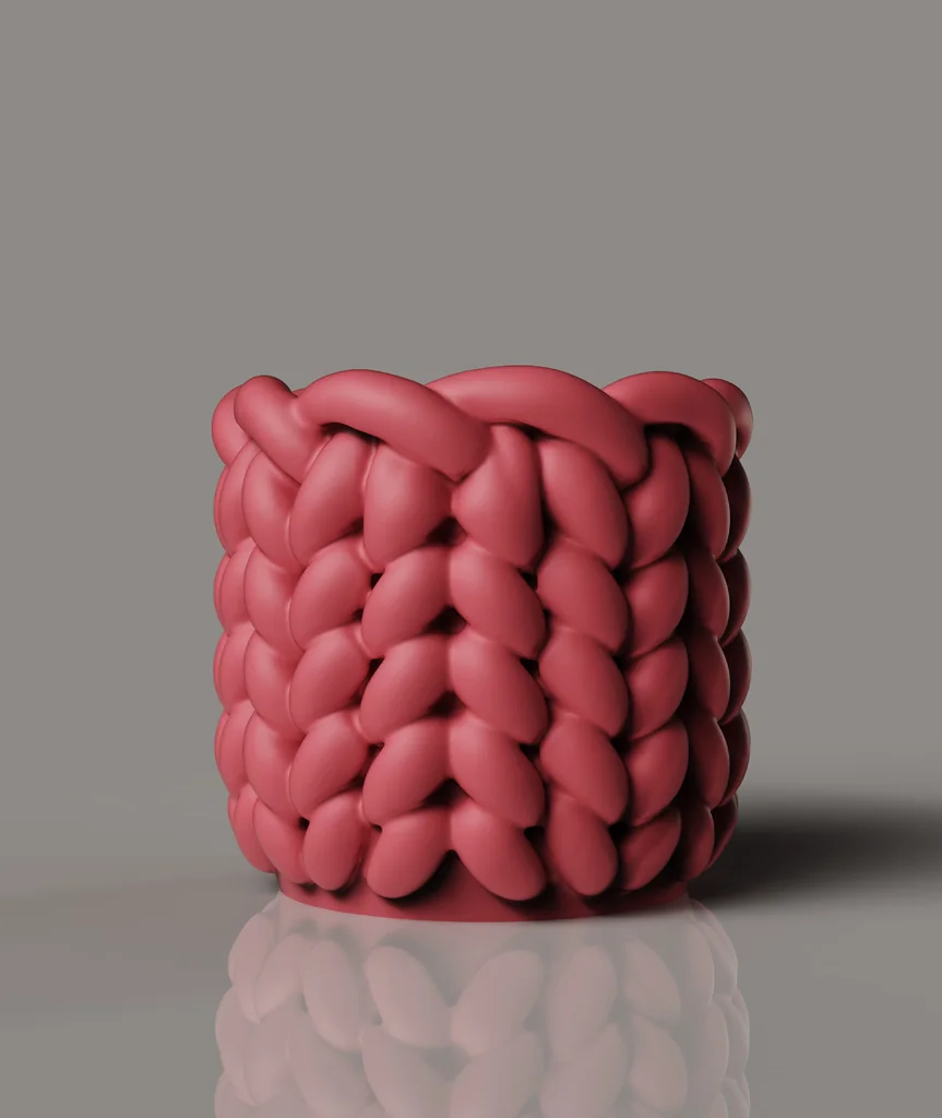 Вязаная ваза из толстой пряжи для декора