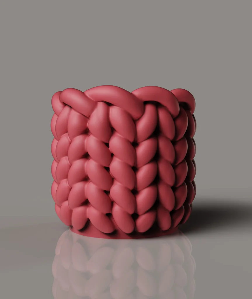 Вязаная ваза из толстой пряжи для декора