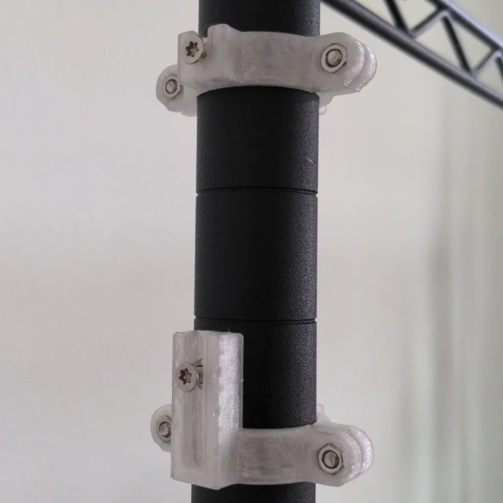 Крепеж для полок стеллажей