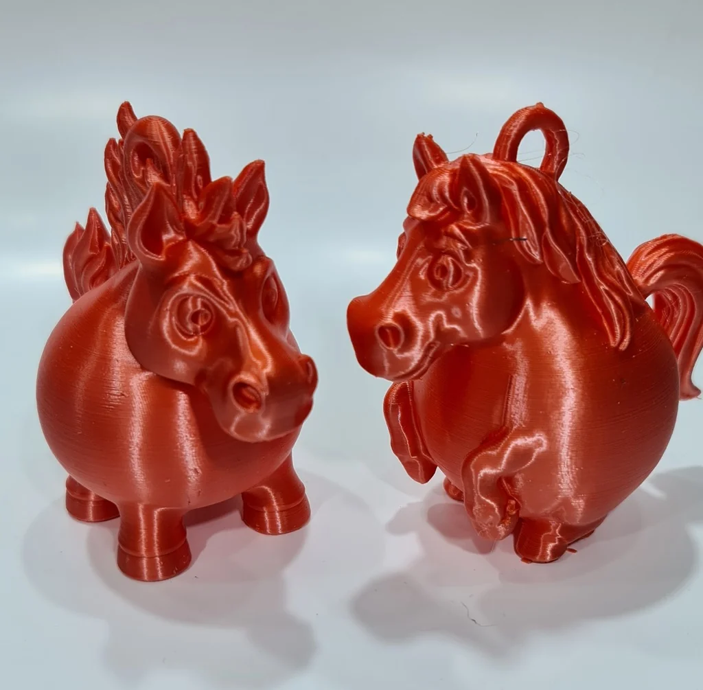 Игрушка для елки: Огненно-красная лошадь