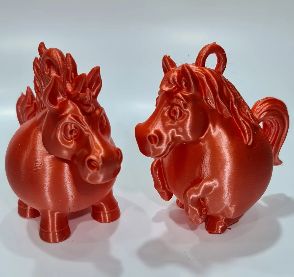 Игрушка для елки: Огненно-красная лошадь
