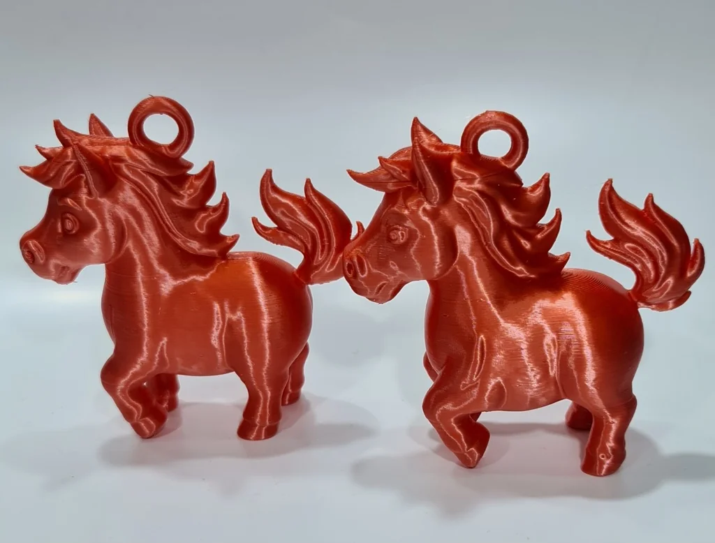 Игрушка на ёлку: Огненно-красная лошадь