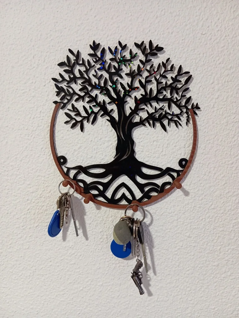 Ключница в виде дерева Иггдрасиль
