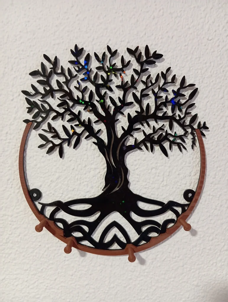 Ключница в виде дерева Иггдрасиль