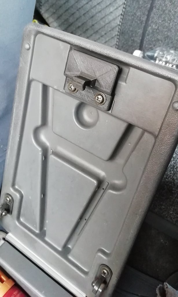 Задвижка центральной консоли Toyota Land Cruiser BJ73