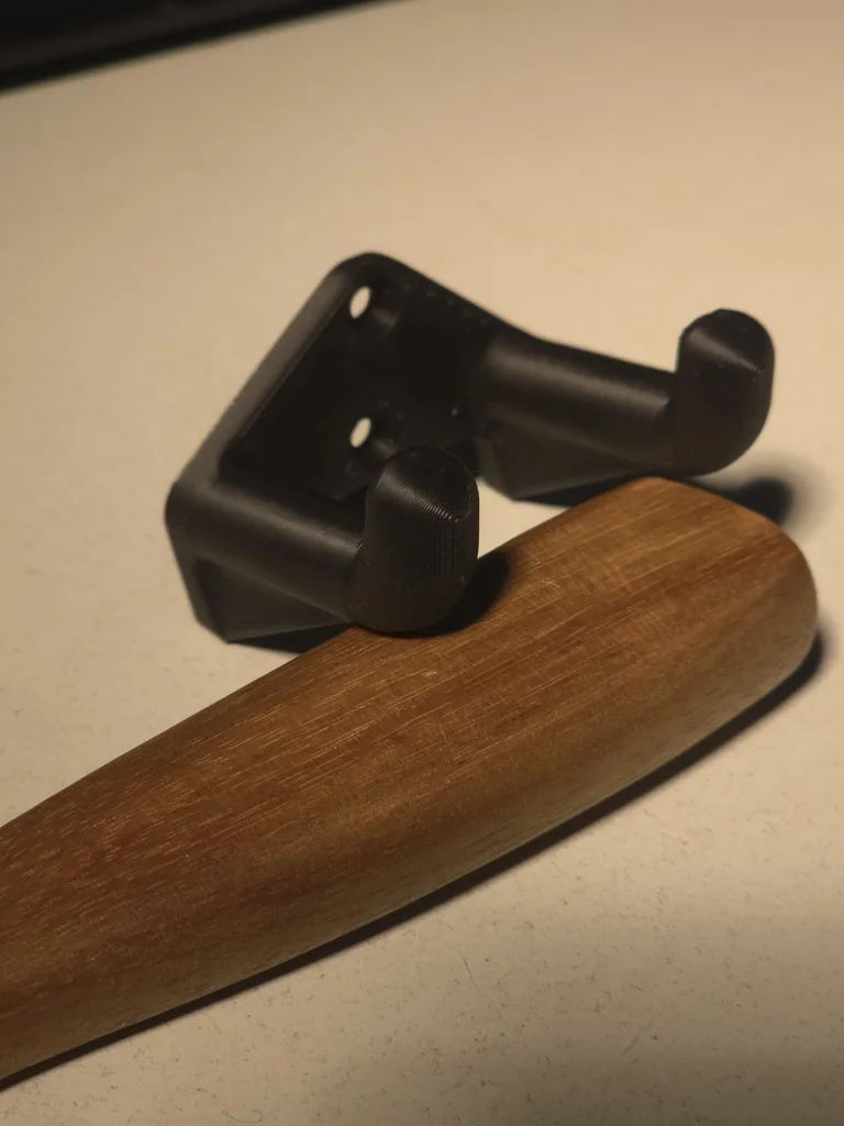 Универсальный настенный крючок