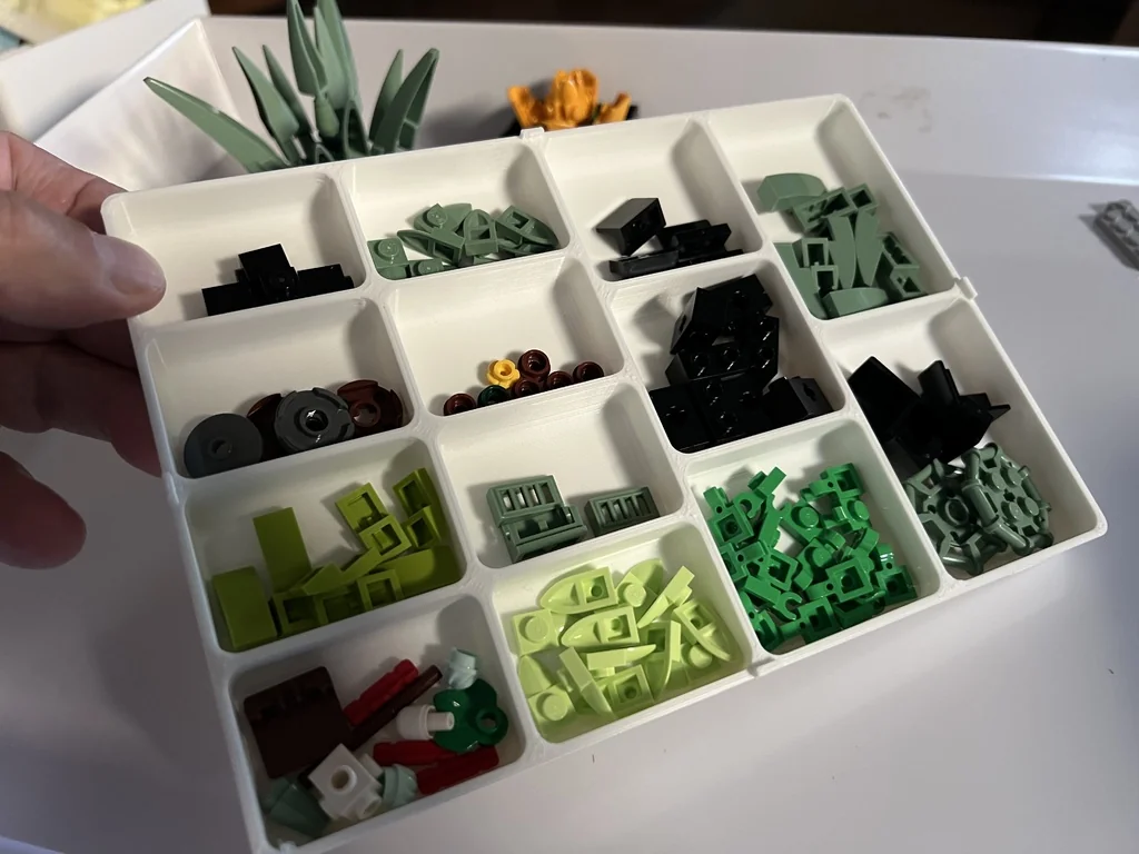 Сортировочный лоток для мелких деталей