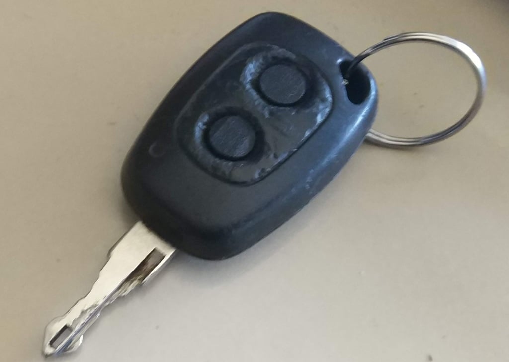 Кнопка ключа для Opel Vivaro