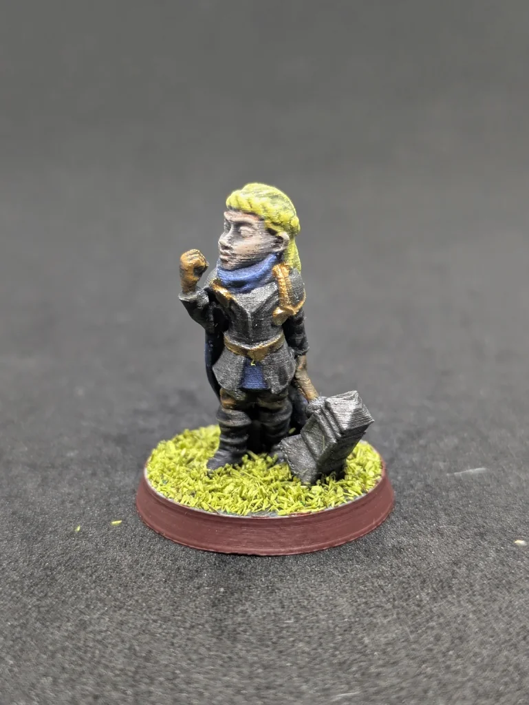 Женский паладин-халфлинг FDM без поддержки