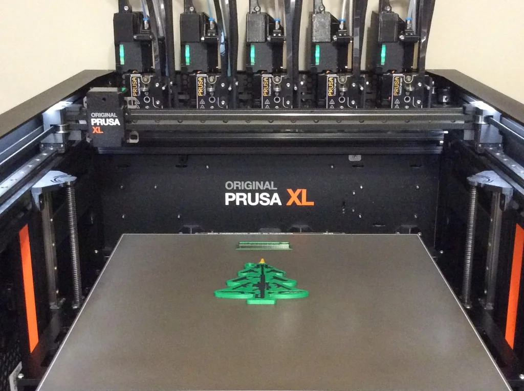 О Ornament для Новогодней Ёлки в виде Огнестрельного Оружия