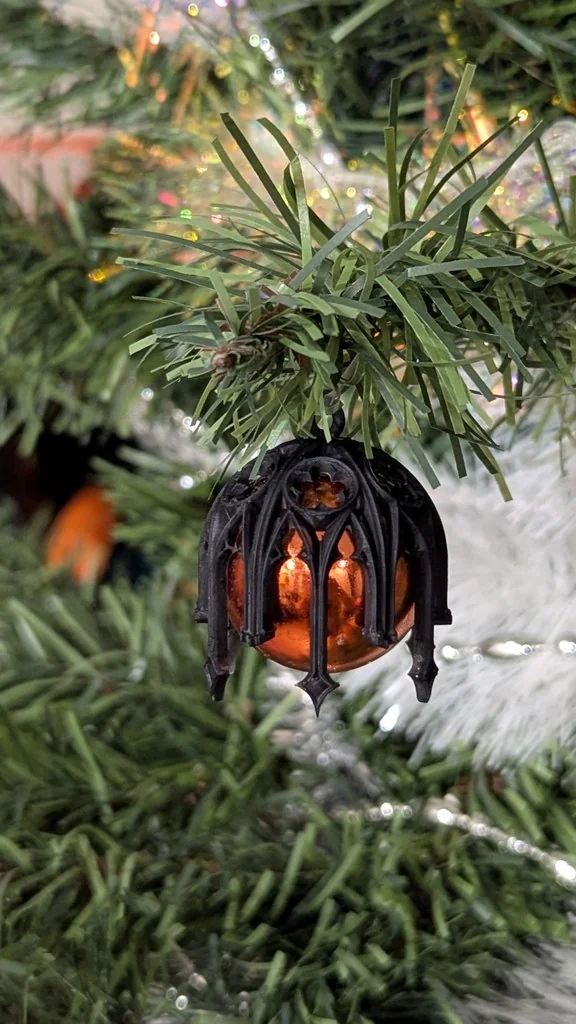 Готическая рождественская игрушка
