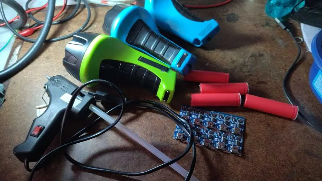 Держатель TP4056 для фонарей