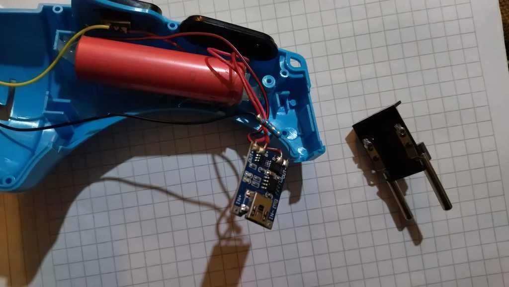 Держатель TP4056 для фонарей