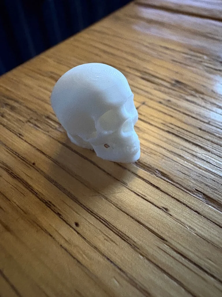 Капучон для ниппеля в виде черепа