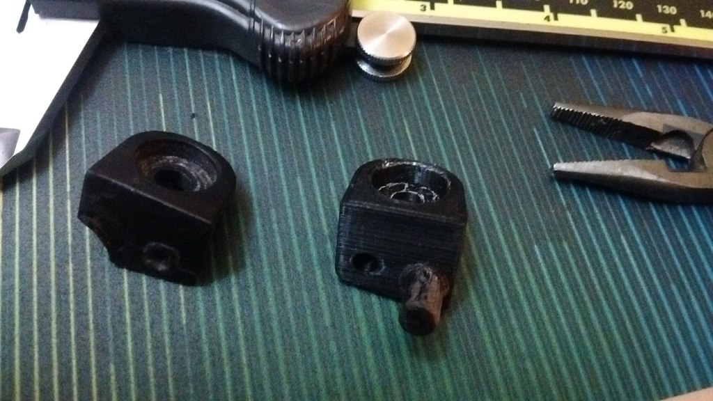 ЗАЖИМ ЦЕНТРАЛЬНОЙ КОНСОЛИ ДЛЯ TOYOTA 2003-2008