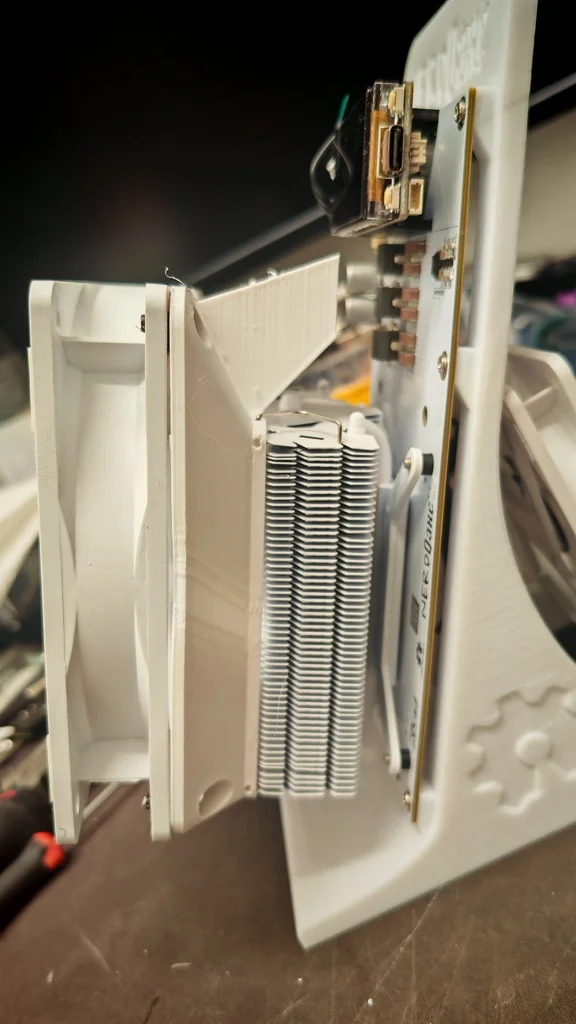 Переходник для вентилятора NerdQaxe++