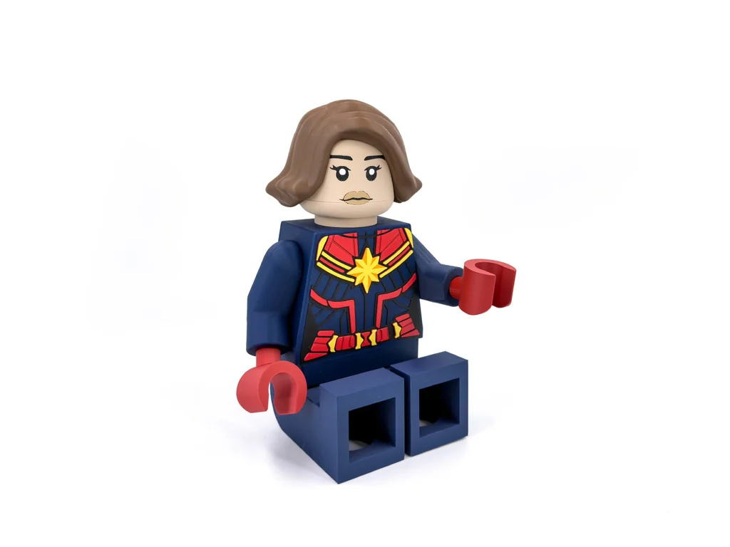 Бесплатная Модульная Фигура Капитана Марвел