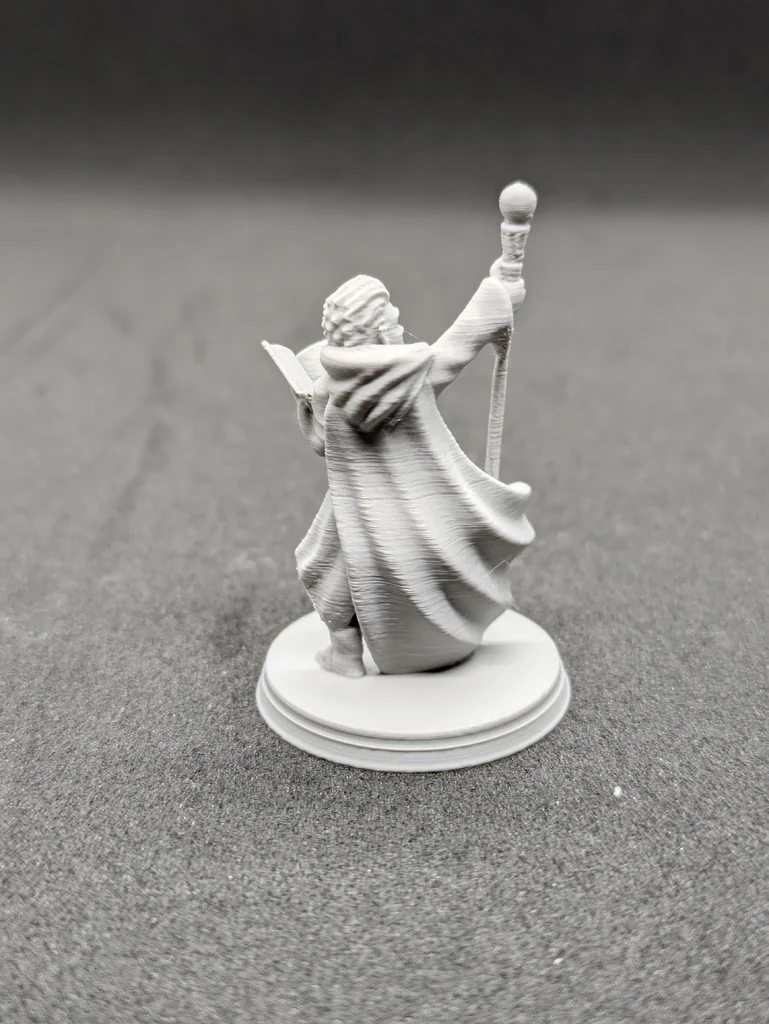 Миниатюра человека-волшебника без поддержек