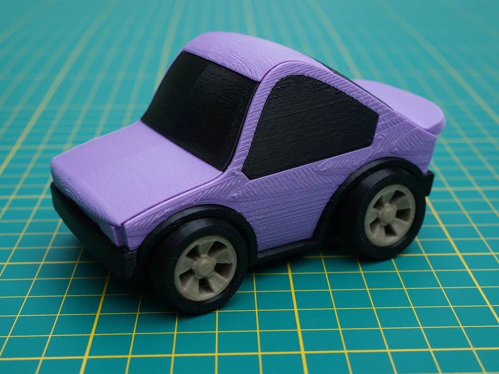 Игрушечная модель автомобиля 70-х в стиле Fastback