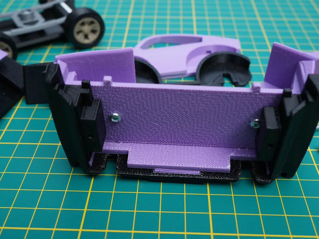 Игрушечная модель автомобиля 70-х в стиле Fastback