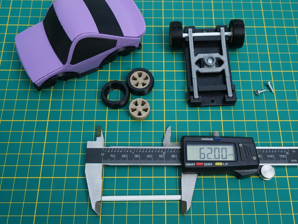 Игрушечная модель автомобиля 70-х в стиле Fastback