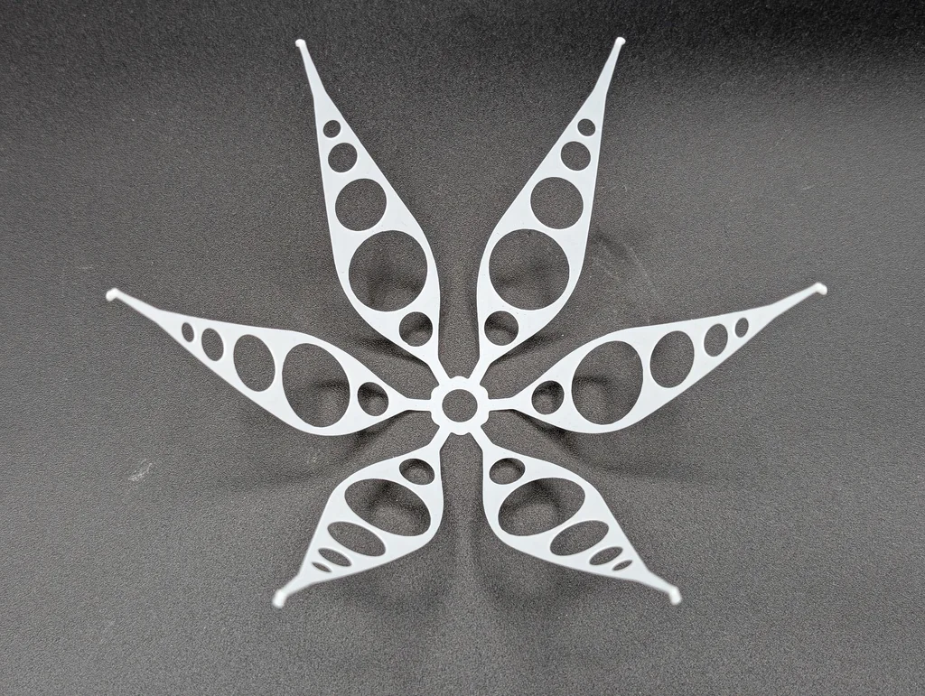 Гибкая рождественская игрушка для елки