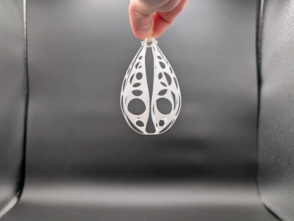 Гибкая рождественская игрушка для елки