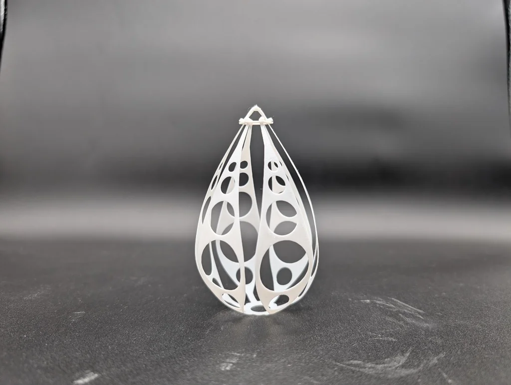 Гибкая рождественская игрушка для елки