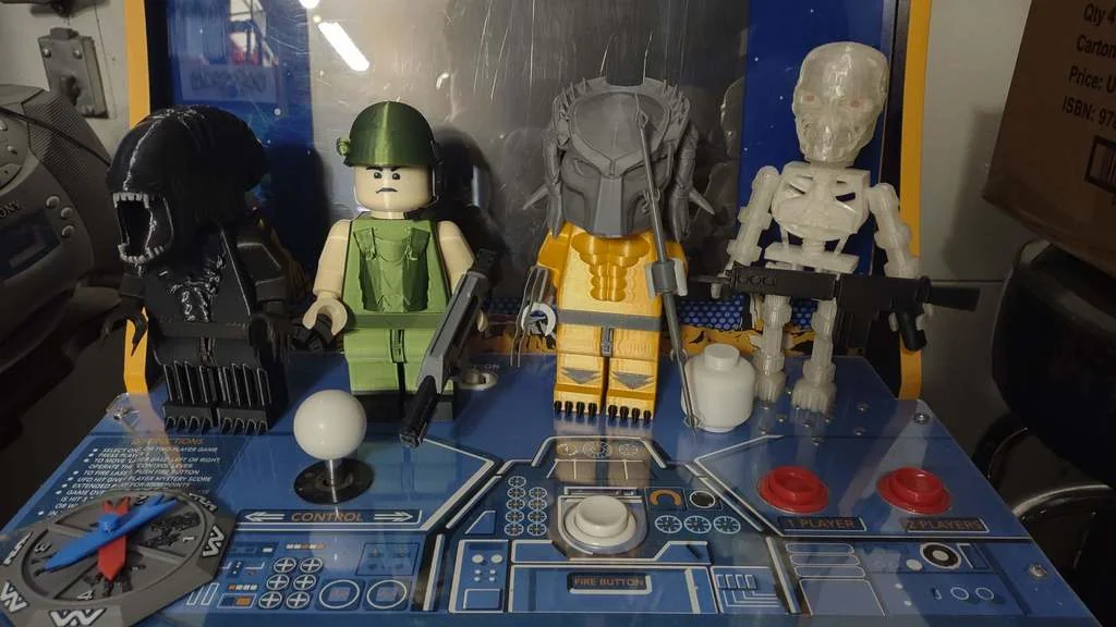 Модель: Космический морпех LEGO из Alien