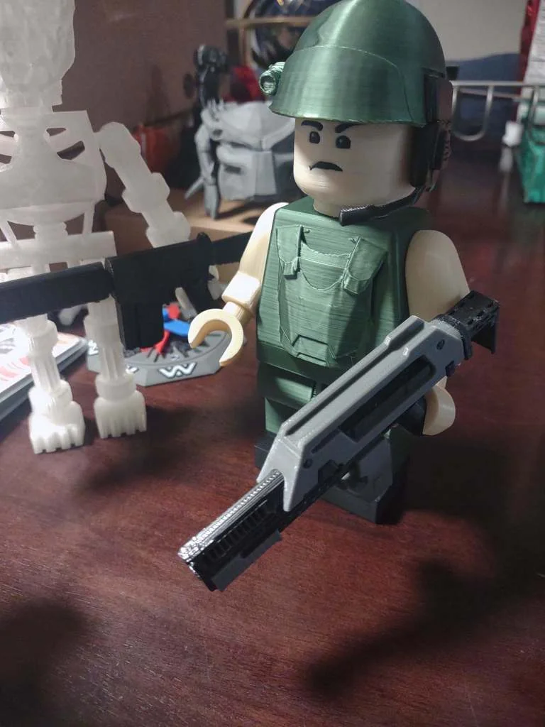 Модель: Космический морпех LEGO из Alien