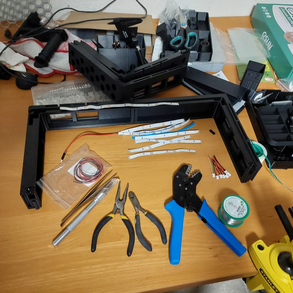 QIDI Q2 riser - LED освещение и инструменты