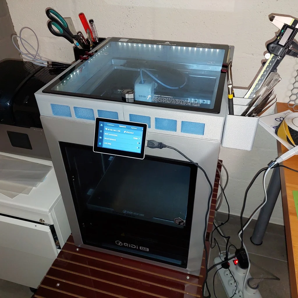 QIDI Q2 riser - LED освещение и инструменты