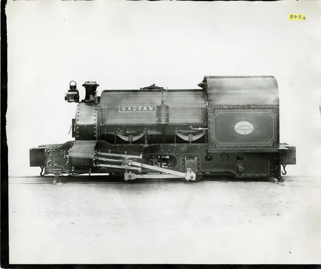 Модель локомотива OO9 009 Hunslet 'Cadfan'