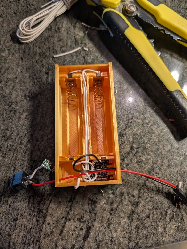 Бокс для преобразования источника питания с литиевыми ячейками 18650