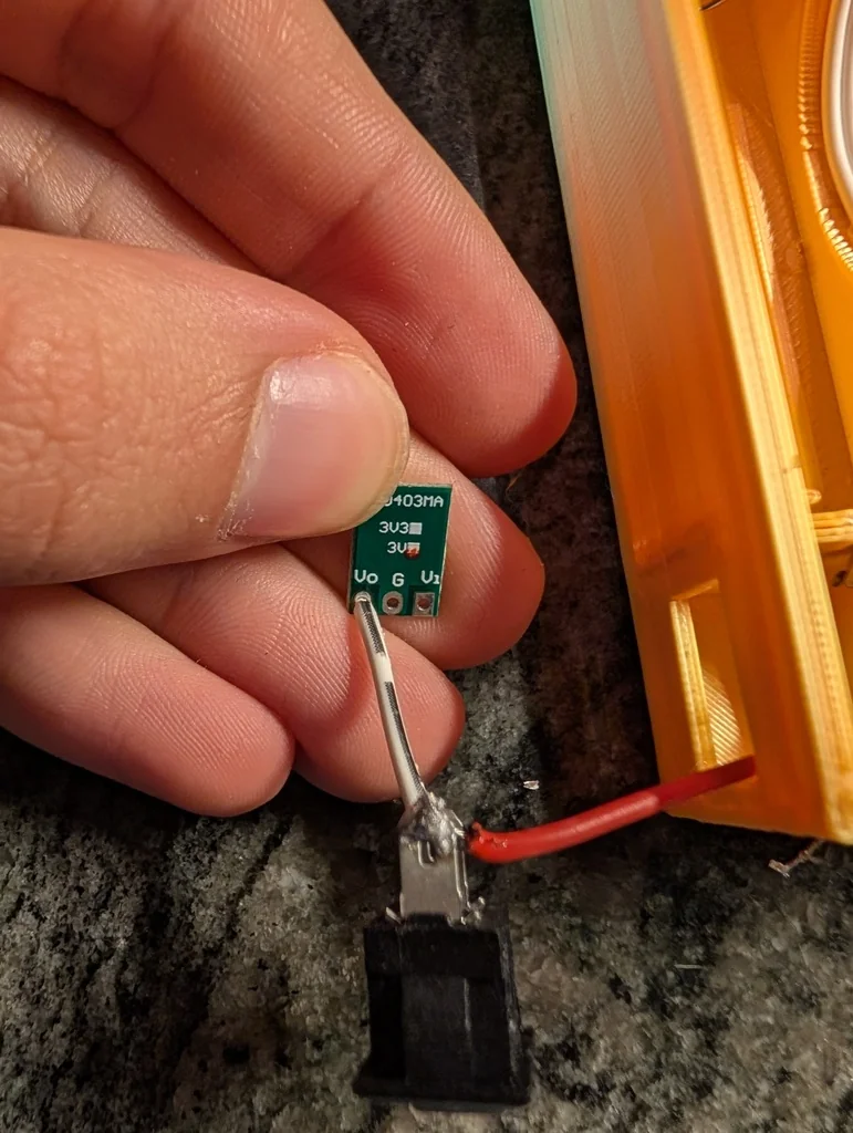 Бокс для преобразования источника питания с литиевыми ячейками 18650